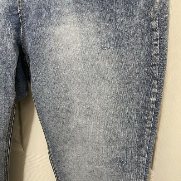 Time And Tru Light Wash Skinny Jeans Distressed Stretchy Women's Size 20 - Picture 4 of 11
